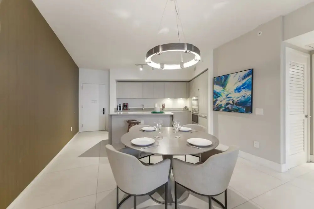 Luxury Condo wOcean Views close to Beach