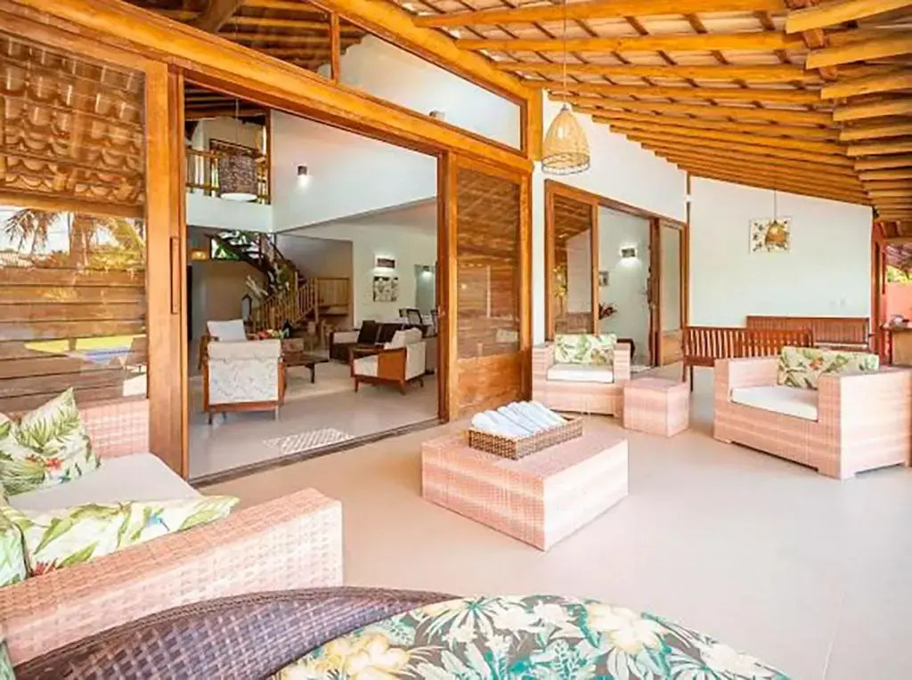 Casa de alto padrao com lazer completo em Trancoso