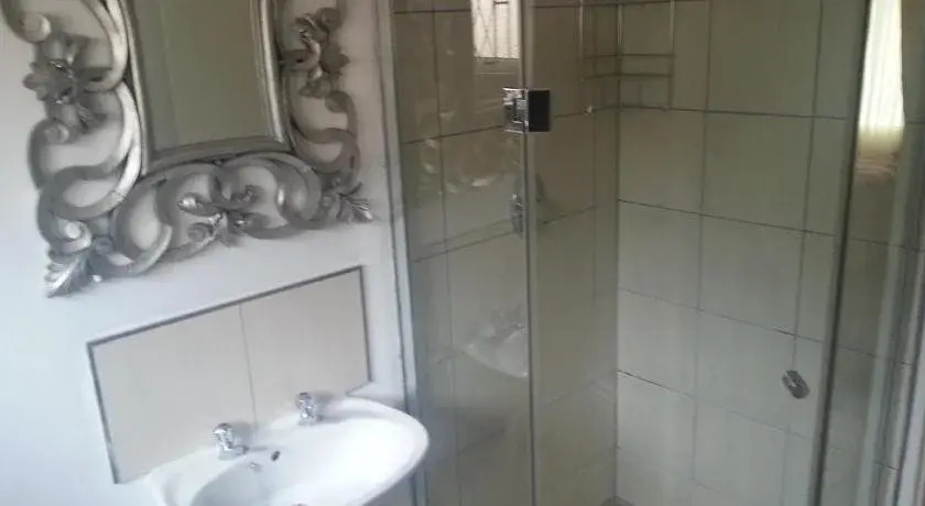 The Crescent Guesthouses - BnB/Self Catering