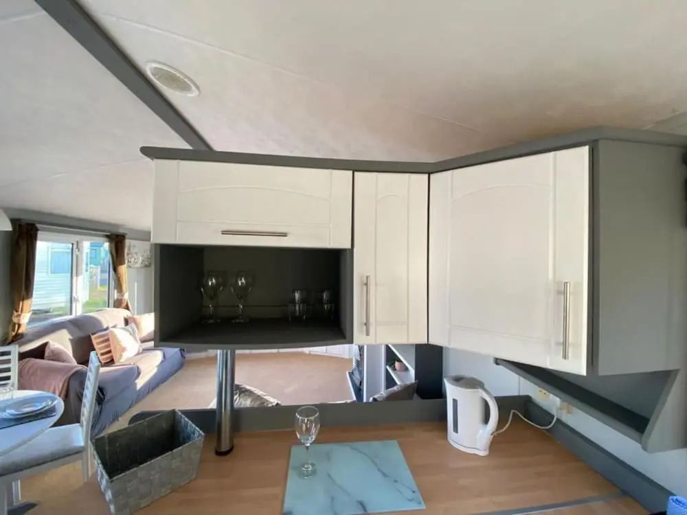 Immaculate 2-bed Static Caravan Near the Lake