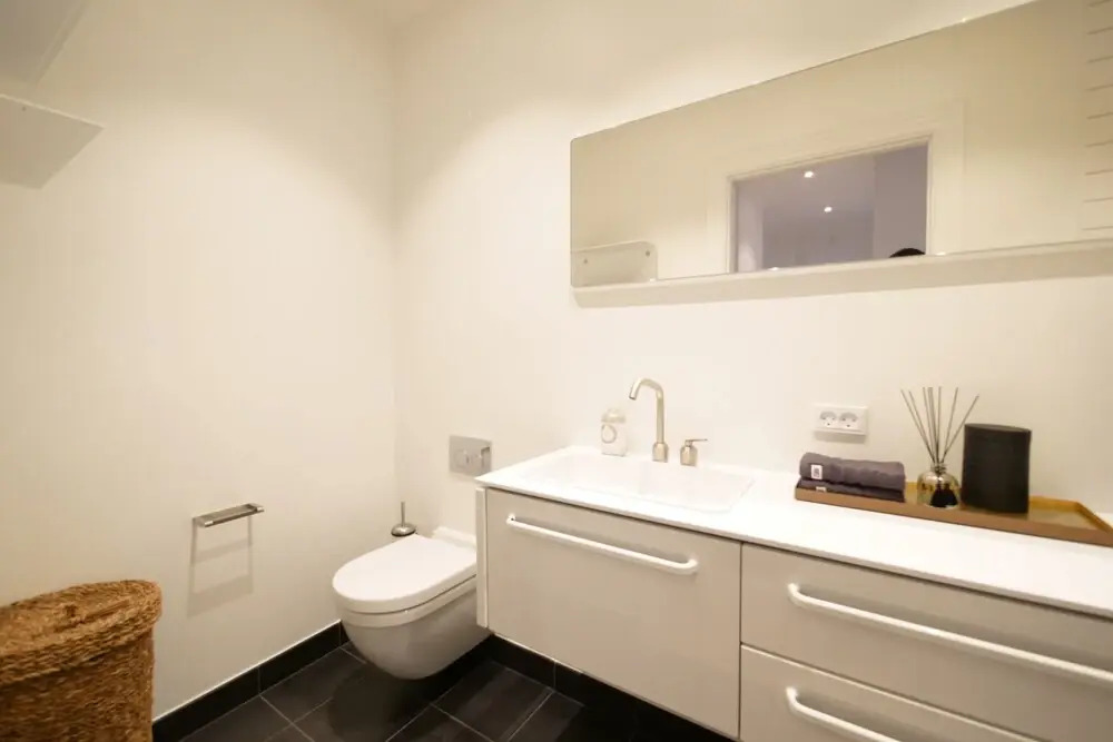 Sanders King - Smart 4-bdr Apt in City Center