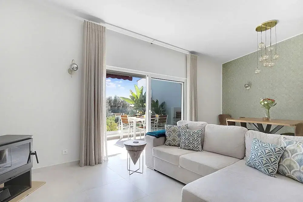 Casa Ella - Beautifully Renovated Townhouse Walkin