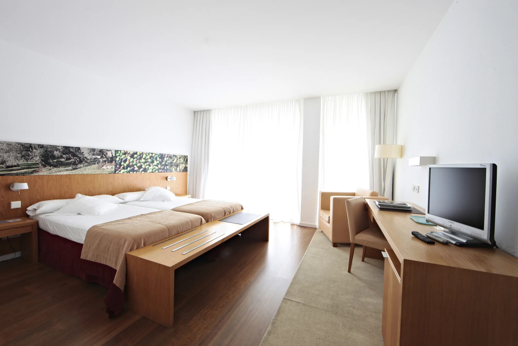 Aimia Hotel
