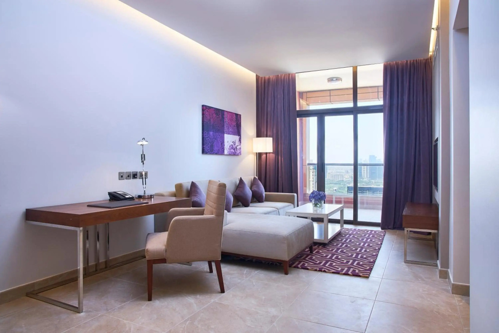 Отель Mercure Dubai Barsha Heights Hotel Suites And Apartments