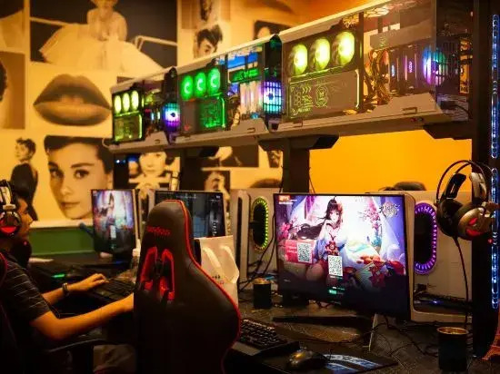 X E-sports Hostel