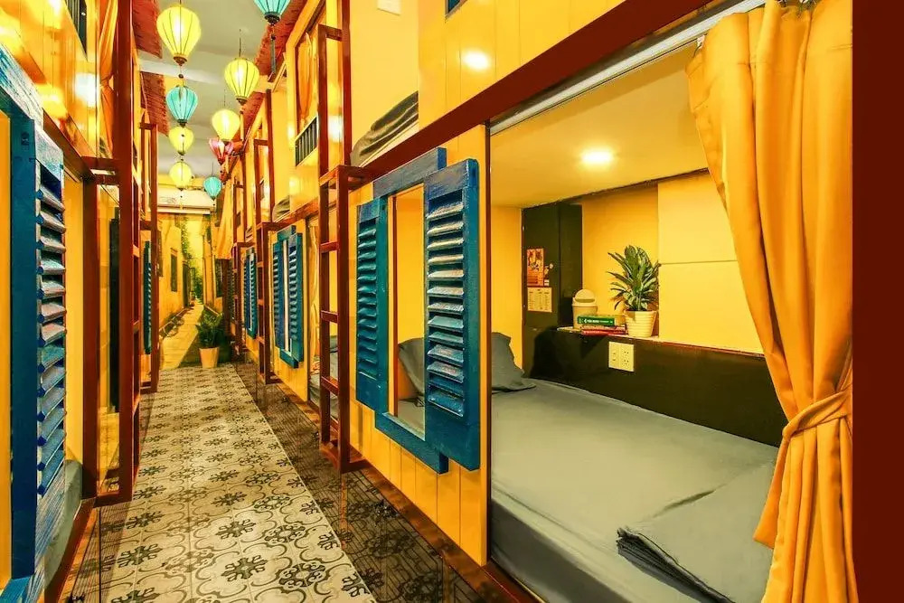 Grandma Lu - Banh Mi Coffee  Hostel