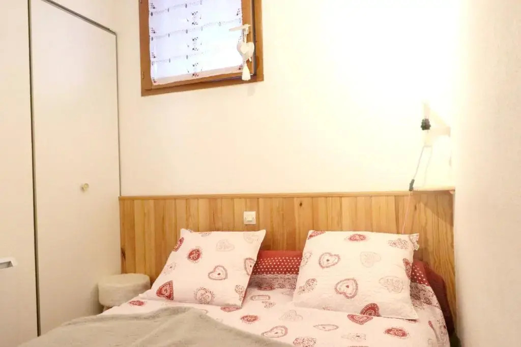 Appartement d'une chambre avec vue sur le lac et wifi a Les Angles a 1 km des pistes