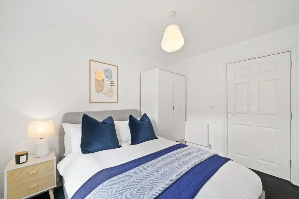 1 Sarah House by Truestays - 2 Bedroom Apartment - FREE Wifi & Parking