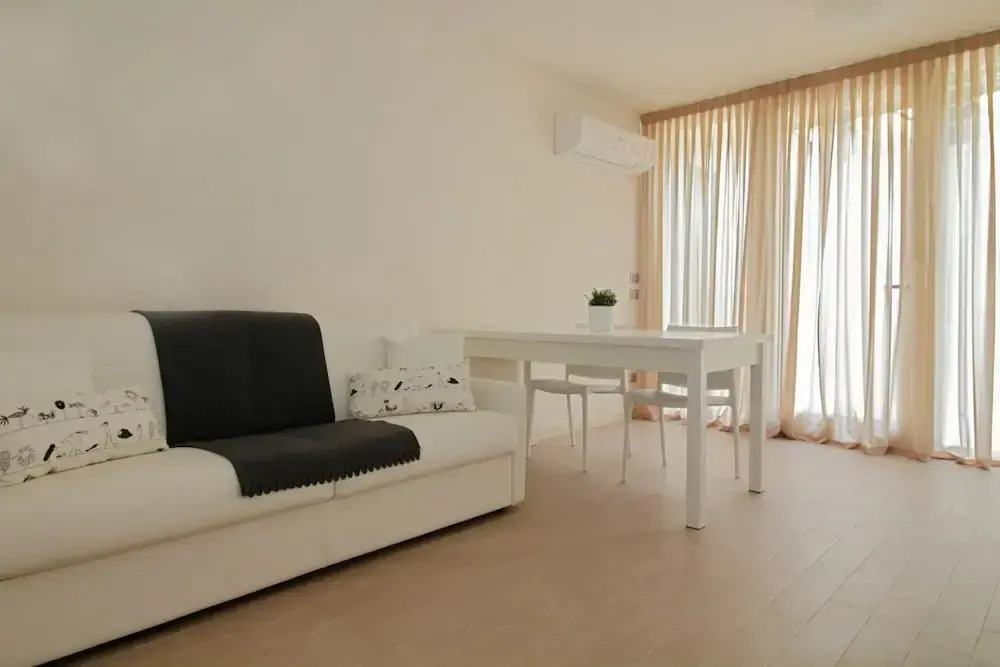 446QA Tonni Danilo - Little Paradise 3