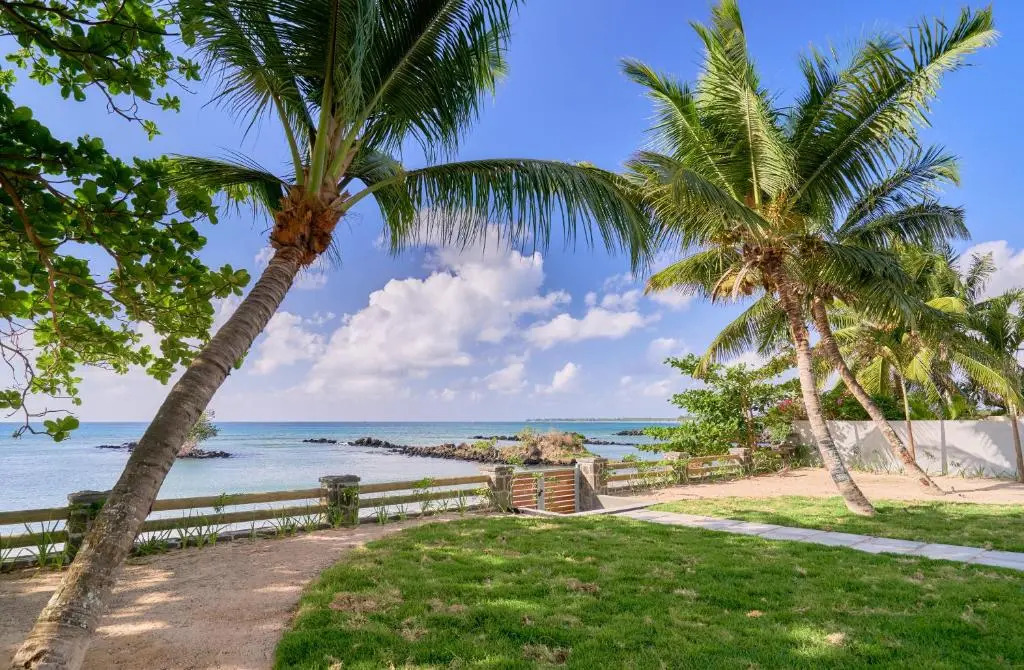 Les Estivales Beachfront Apartments & Penthouses by LOV Mauritius