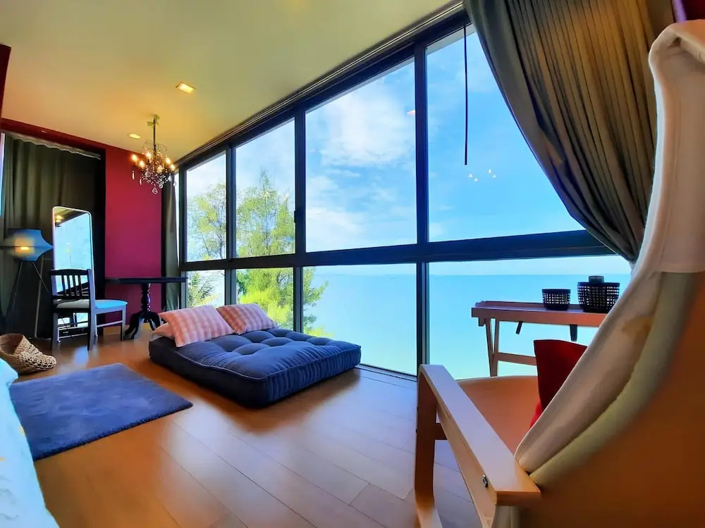 Sandbox frontbeach villa4