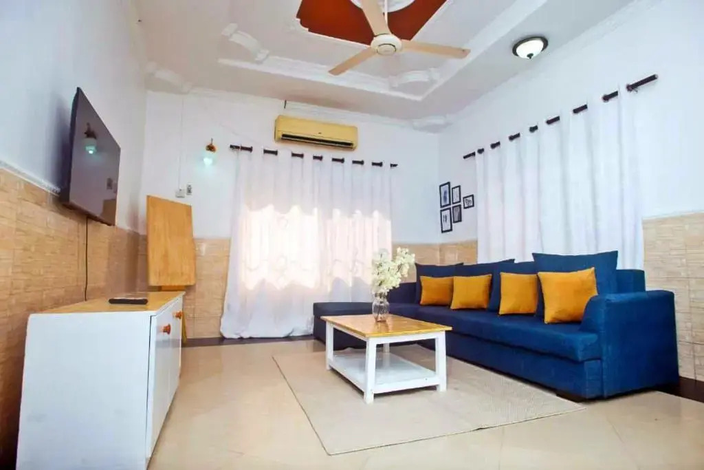 Ecologically sound free wifi&netflix, good kitchen