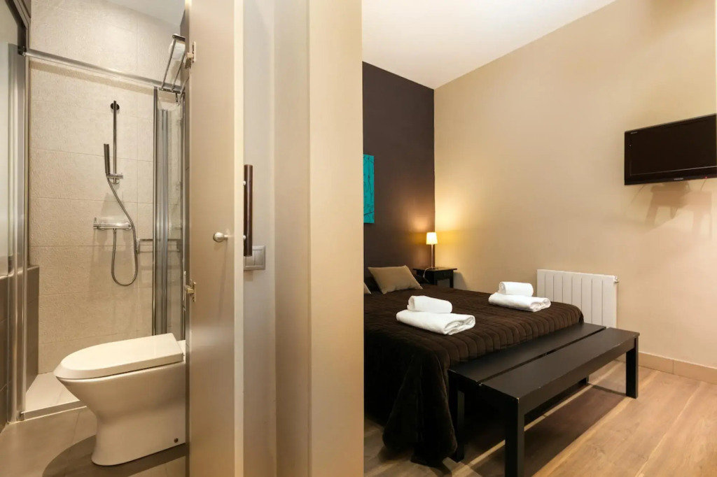 BATLLO 1 · Beautiful and fresh apartment next to P. de Gracia
