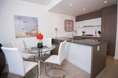 Suite Digs Waterfront