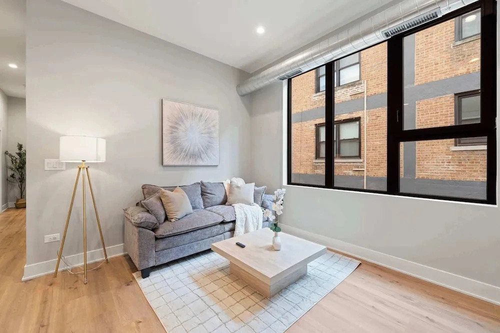 Edgewater Modern 2BR Steps to Lake City Views