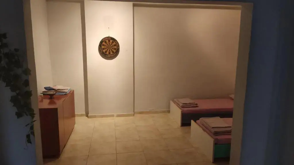 Airport's Close, Cozy Flat for 6 Persons