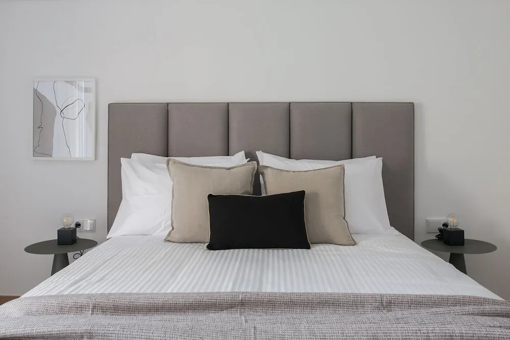 Stellar 3BR Apartment with Balcony