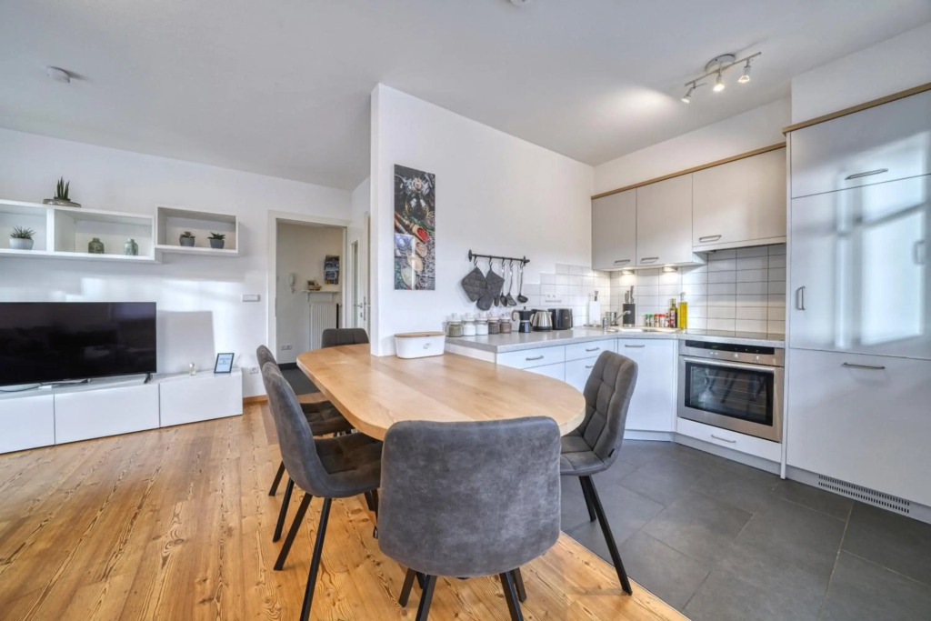 Central Family Apartment