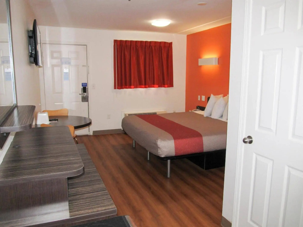 Motel 6-Greenville, SC