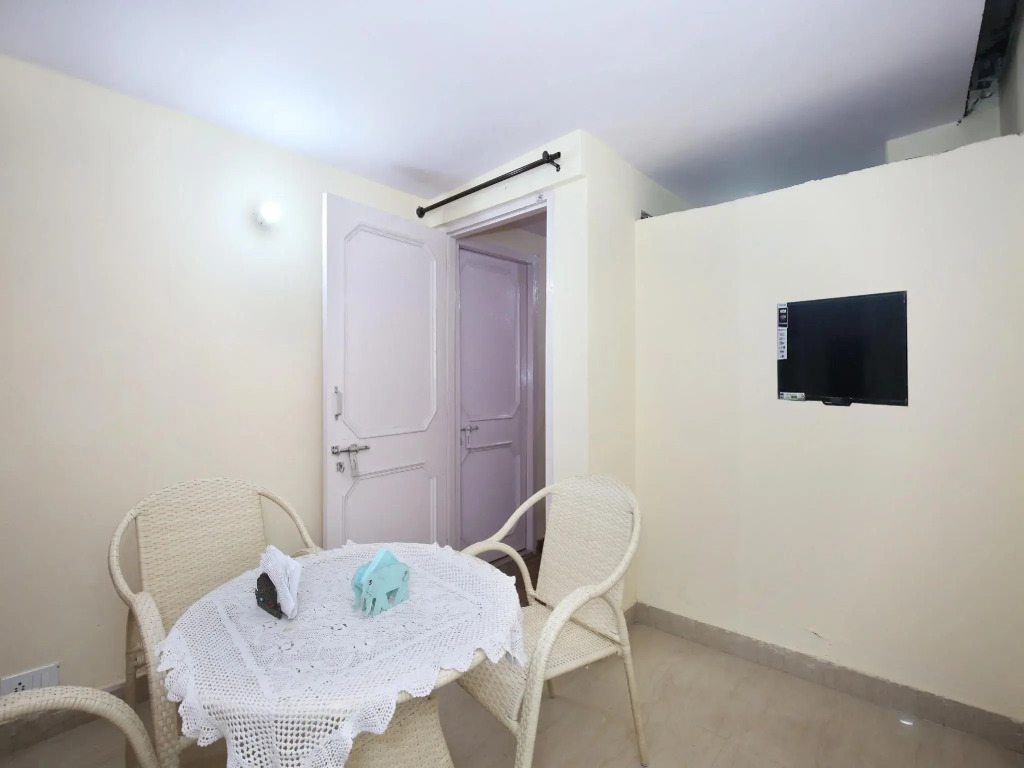 OYO Home 9105 2BHK