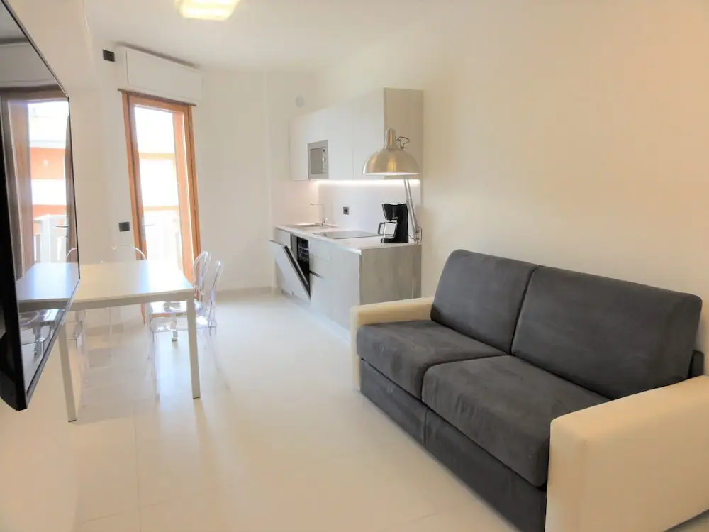 Very Comfortable Seafront Apartment