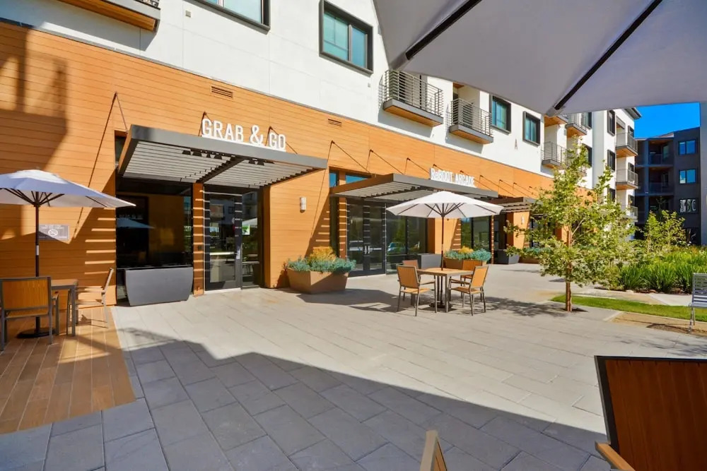 Bluebird Suites near Facebook HQ