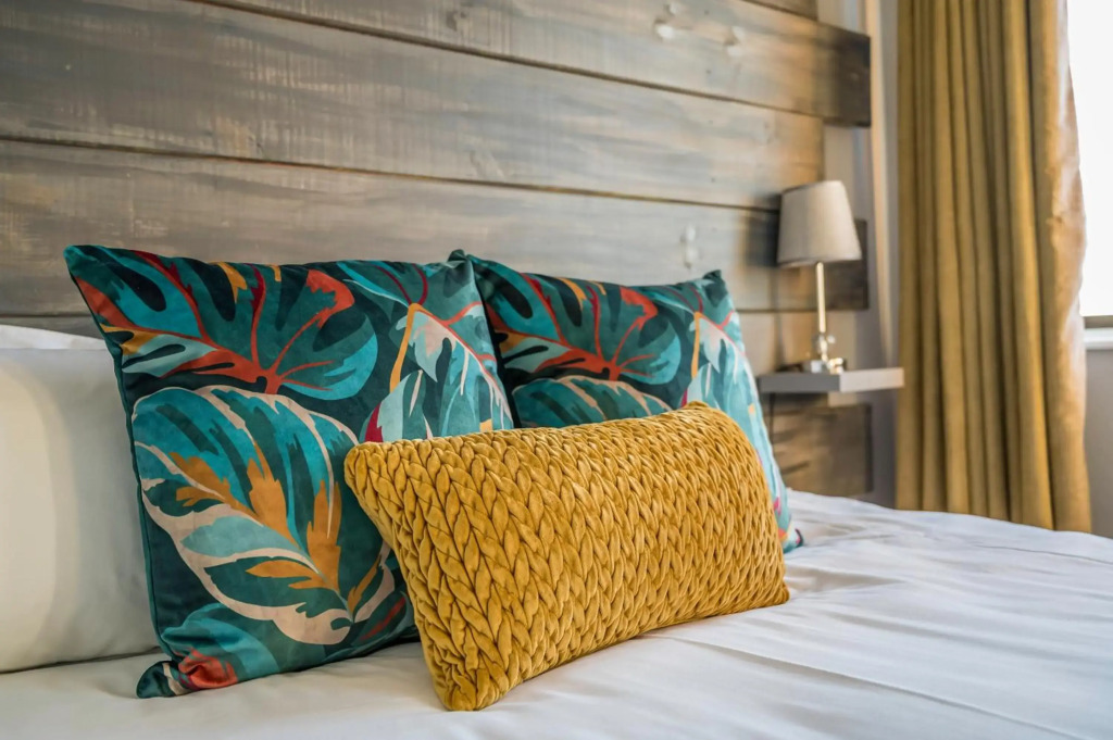 Beacon Wharf , George Hay 5 Seafront Accommodation