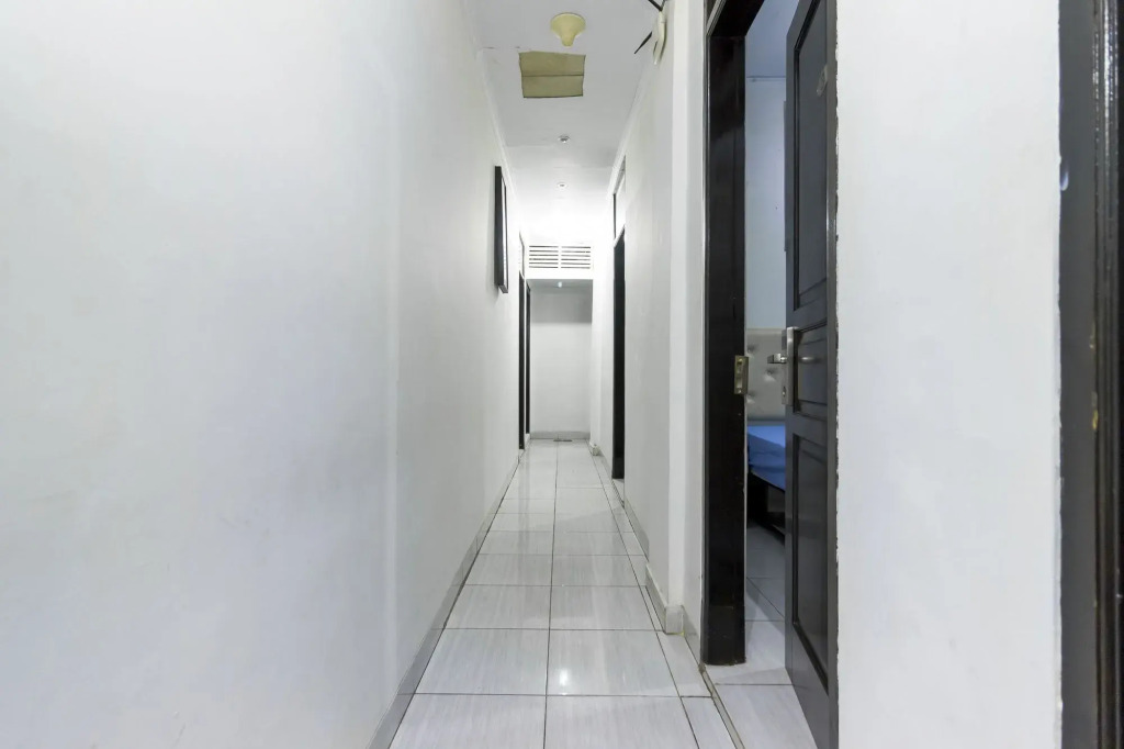 Reddoorz near Gajah Mada Plaza 2