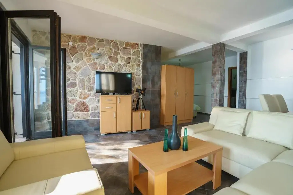 Apartments Zezelj