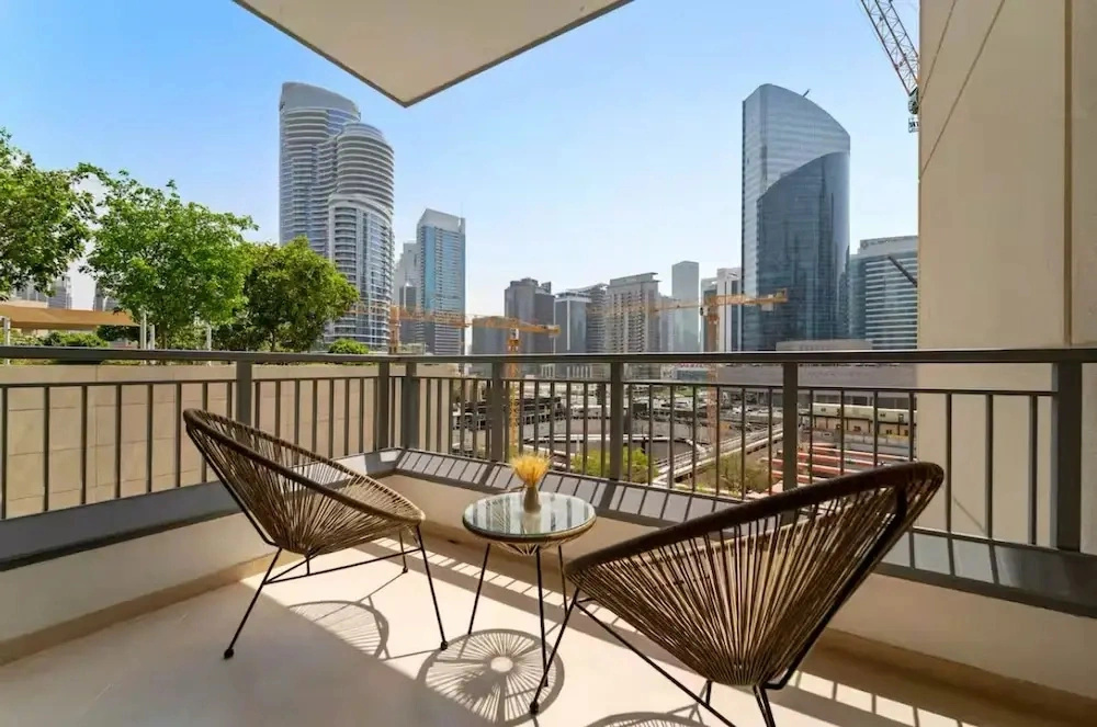 Lux Upscale Living Walk to Dubai Mall
