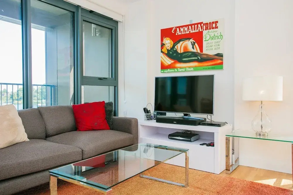 Finsbury Park 2 Bedroom Flat On The Canal