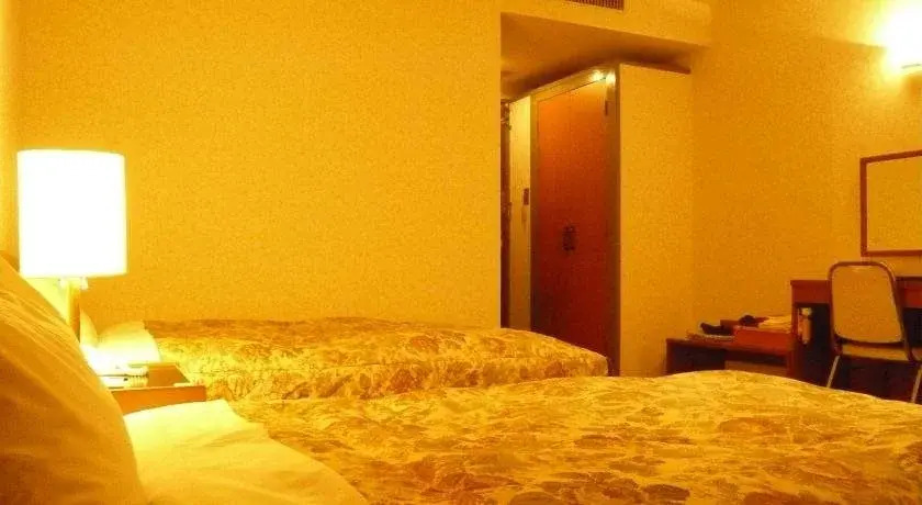 Riverside Hotel (Gojo)