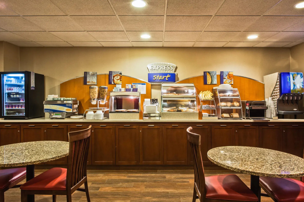 Holiday Inn Express Hotel & Suites Tampa-Oldsmar by IHG