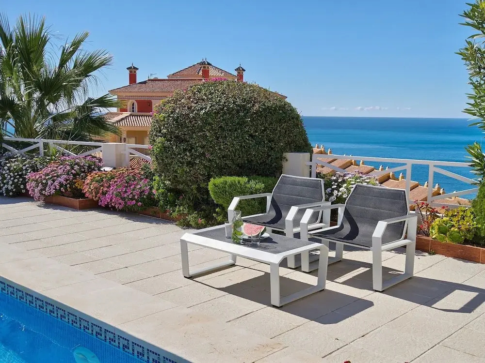 Gorgeous Villa in Benalmádena with Hot Tub & Pool