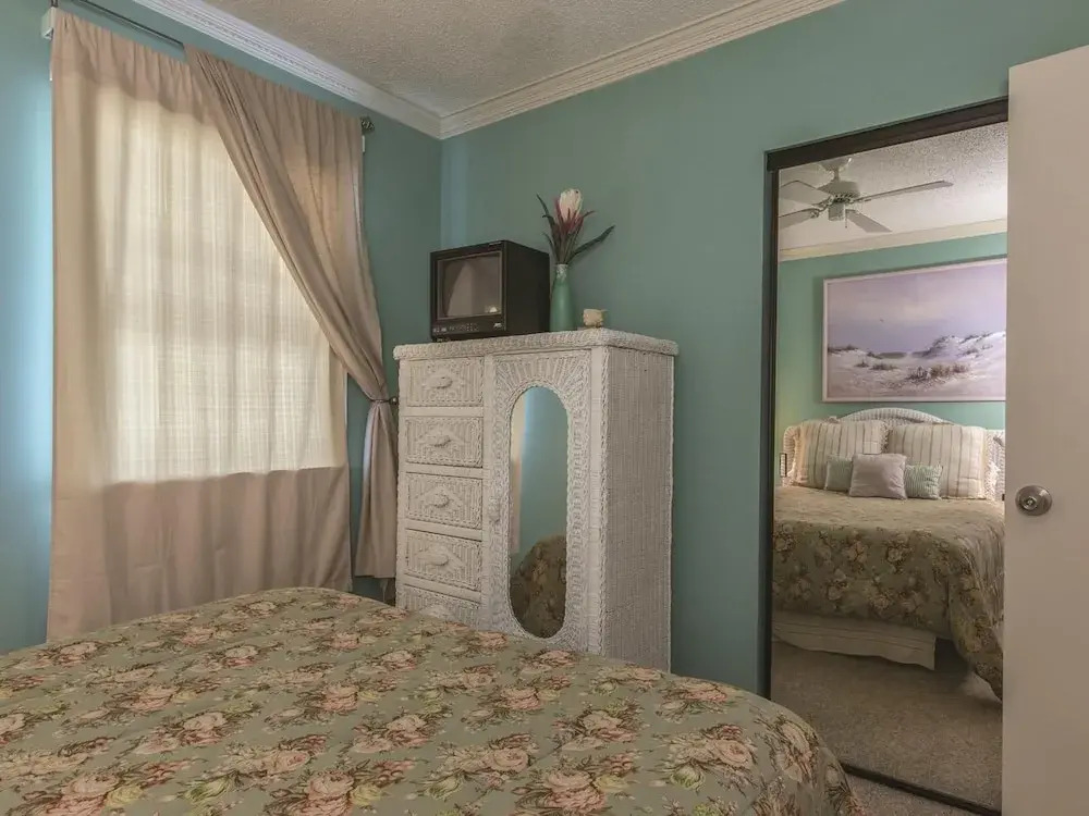 Shoalwater 903 by Youngs Suncoast