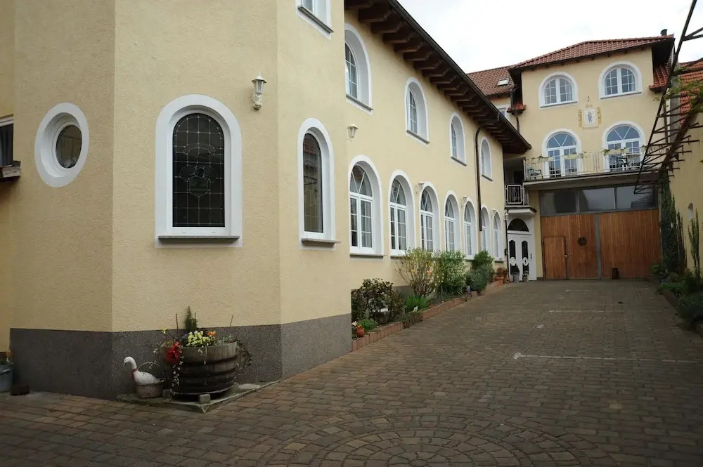 Hotel Schlosshof Dolgesheim