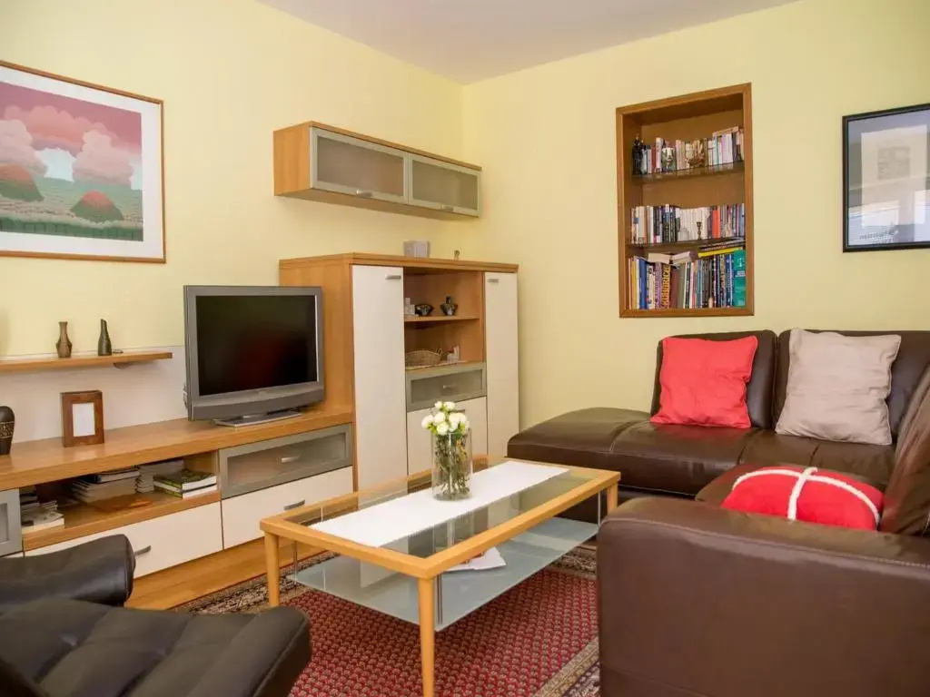 Beautiful three bedroom apartment with a yard and terrace - Apartment Zoranica I - AE1405