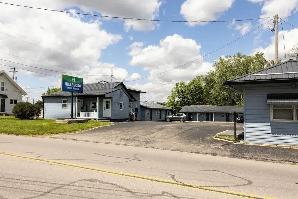 Hillsboro Inn & Suites
