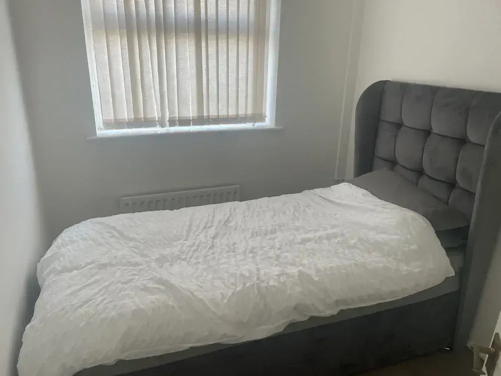 4 Bedroom House - Sleeps 6 - Garden, Bbq, Parking