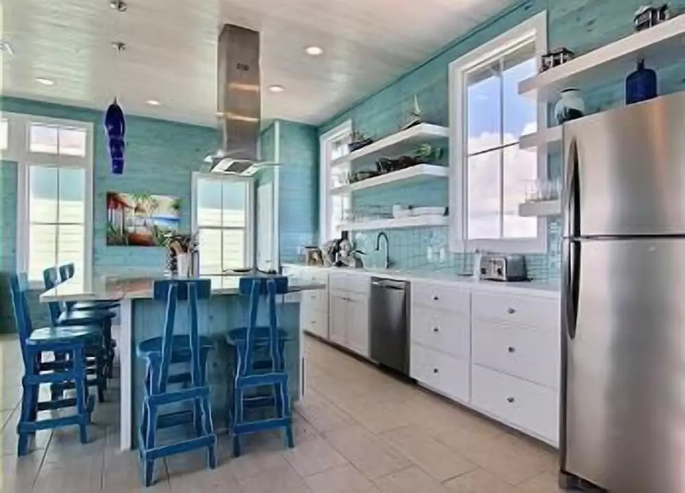 Gulfwaters Beachfront Resort 101 102