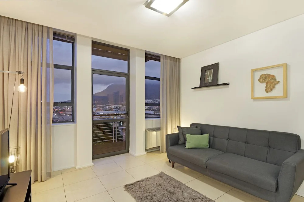 Fountain Suite 906