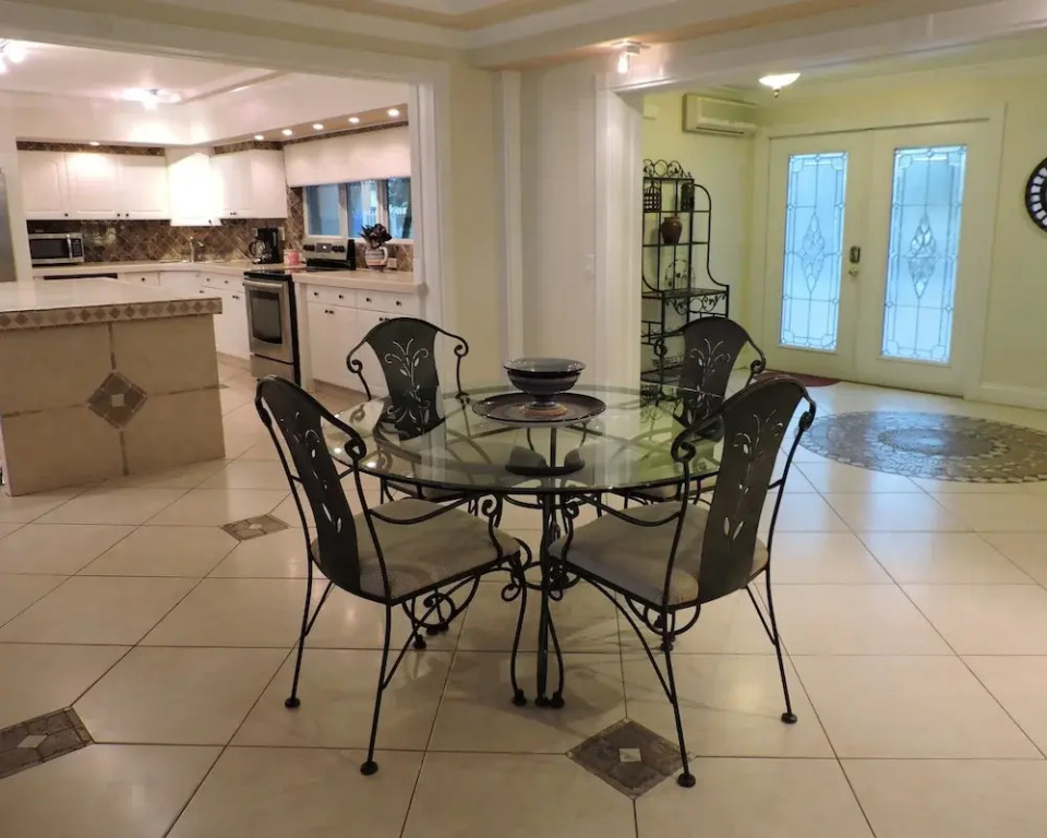 Oceanfront Luxury Townhouse 5/4 FOR 18 Heated Pool