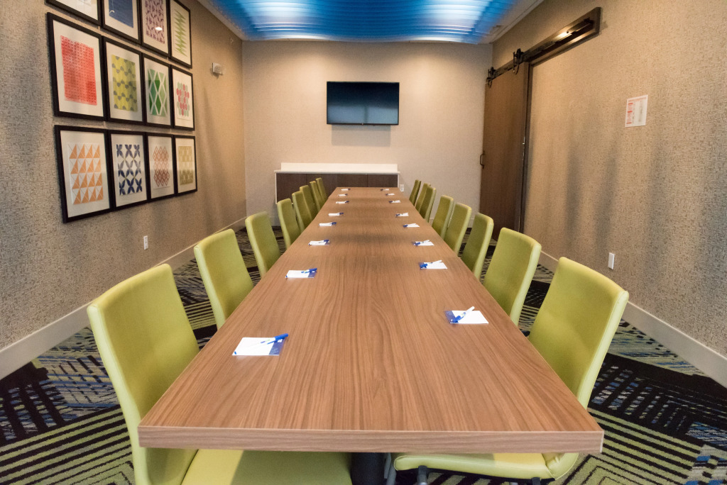 Holiday Inn Express & Suites - Orland Park Mokena by IHG