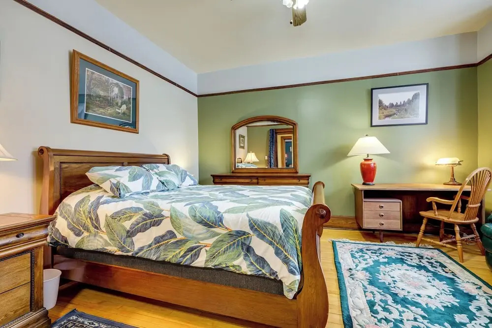 Steps to Dtwn Sault Ste Marie: Historic Home!