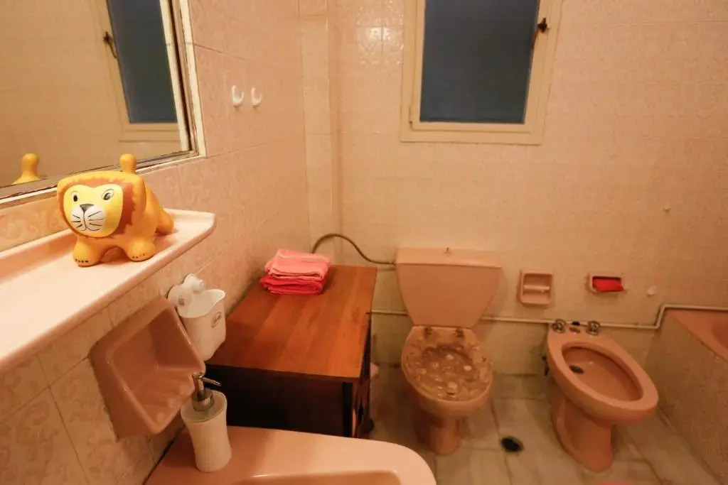 Spacious, big apartment for 6 persons in the center of Athens