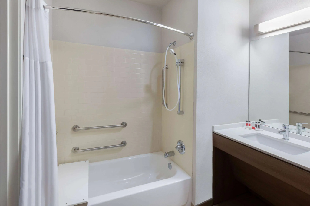 Microtel Inn & Suites by Wyndham College Station