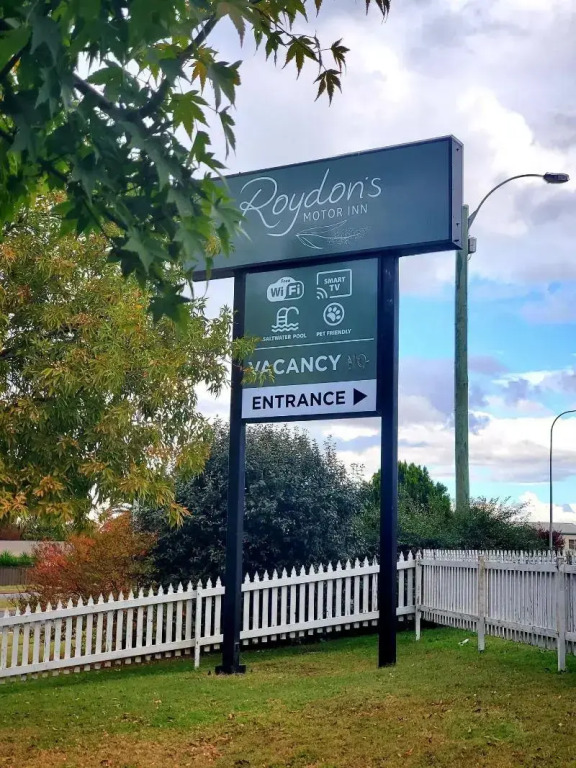 Roydons Motor Inn