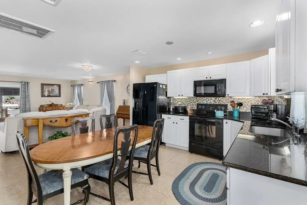 Villa Island Time by Pretty Cape Homes