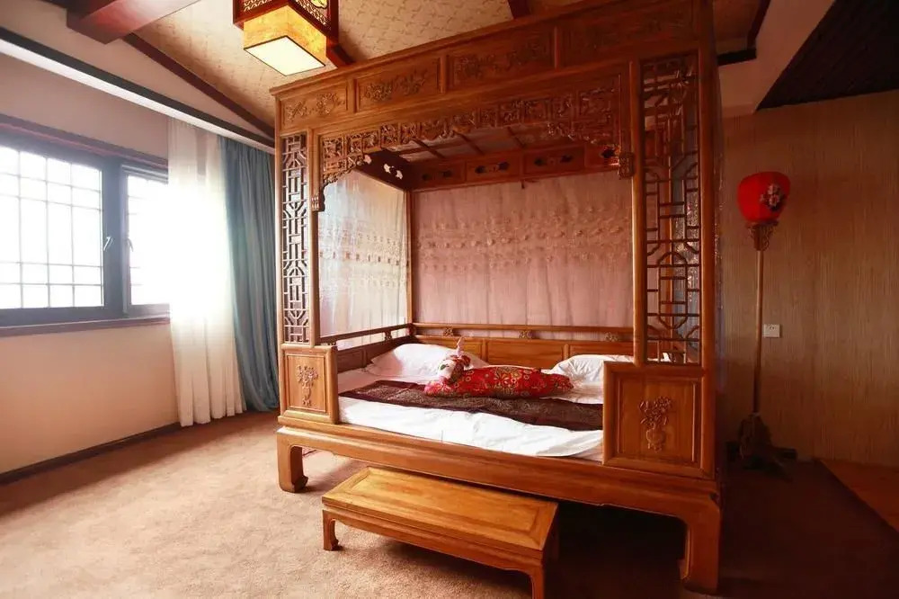 阳光纳里客栈(开封清明上河园店)
