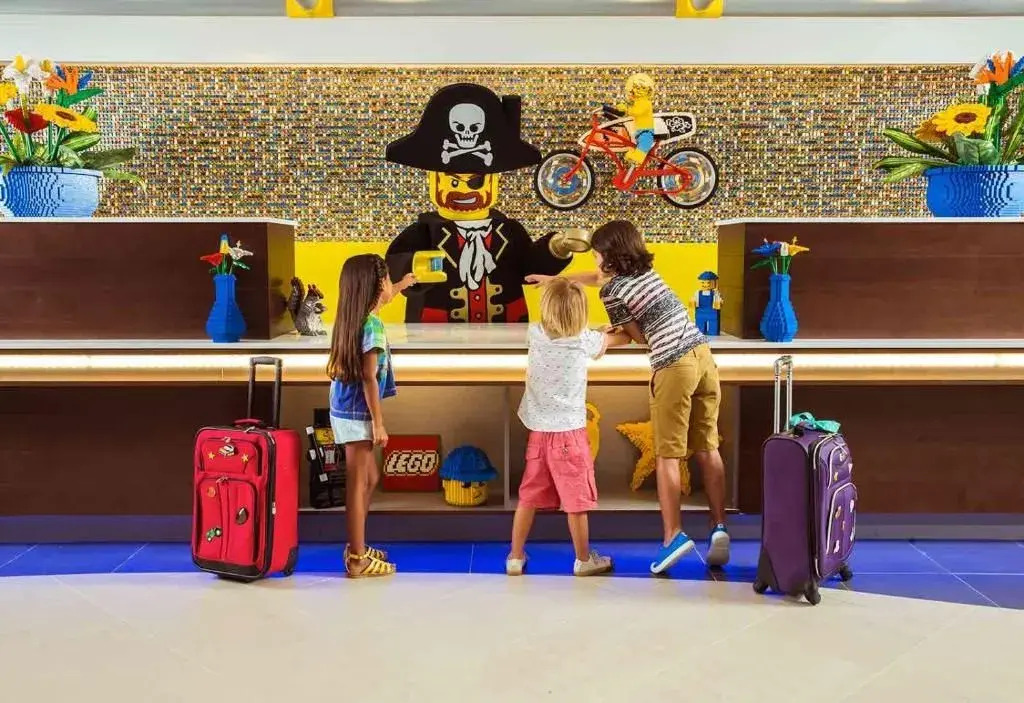 Legoland California Hotel And Castle Hotel (Ht)